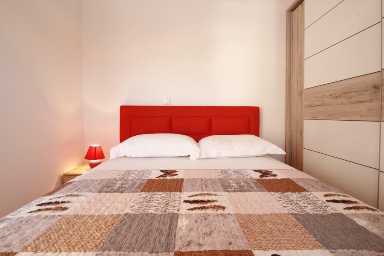 Apartment Sara With Seaview Петркане Екстериор снимка