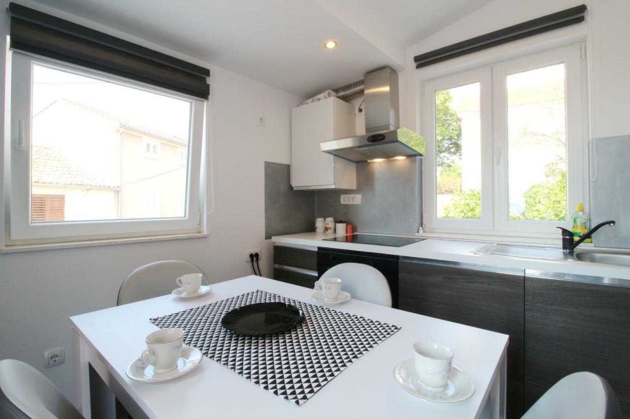 Apartment Sara With Seaview Петркане Екстериор снимка